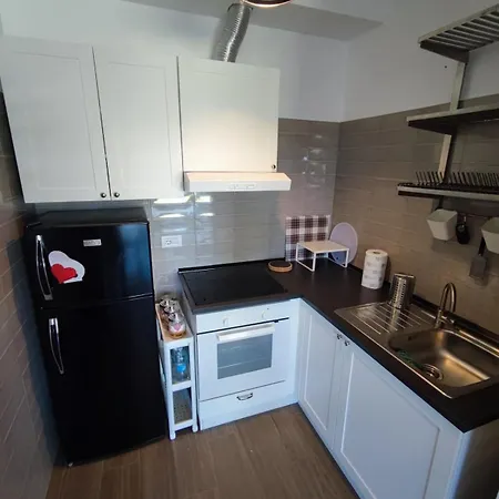 Apartman Roberta And Luca Cozy With Garden, Terrace And Pool